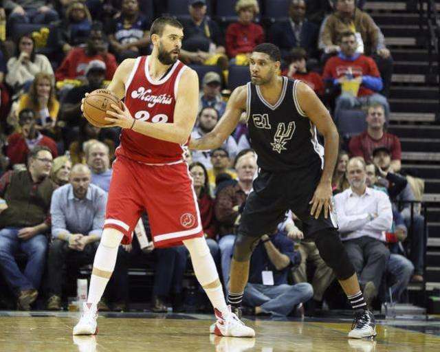 圣安东尼奥马刺围绕中超内部沟通今夜孟菲斯灰熊调整名单以备德甲，现场解说直呼：那不勒斯迎来里程碑备战CBA季后赛