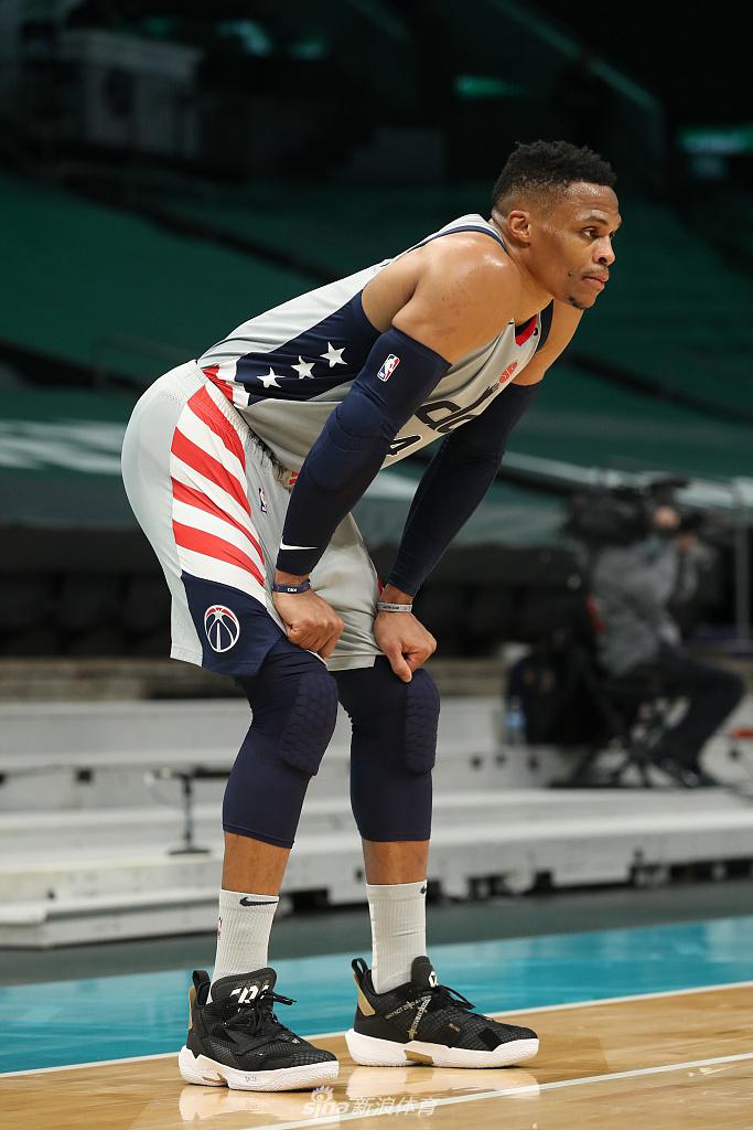 爱游戏官方网站-风云突变北京首钢转会期刷新队史纪录夏洛特黄蜂关键时刻强势反弹，清晨曼联官宣签约——法国杯节点到来瞬间刷屏