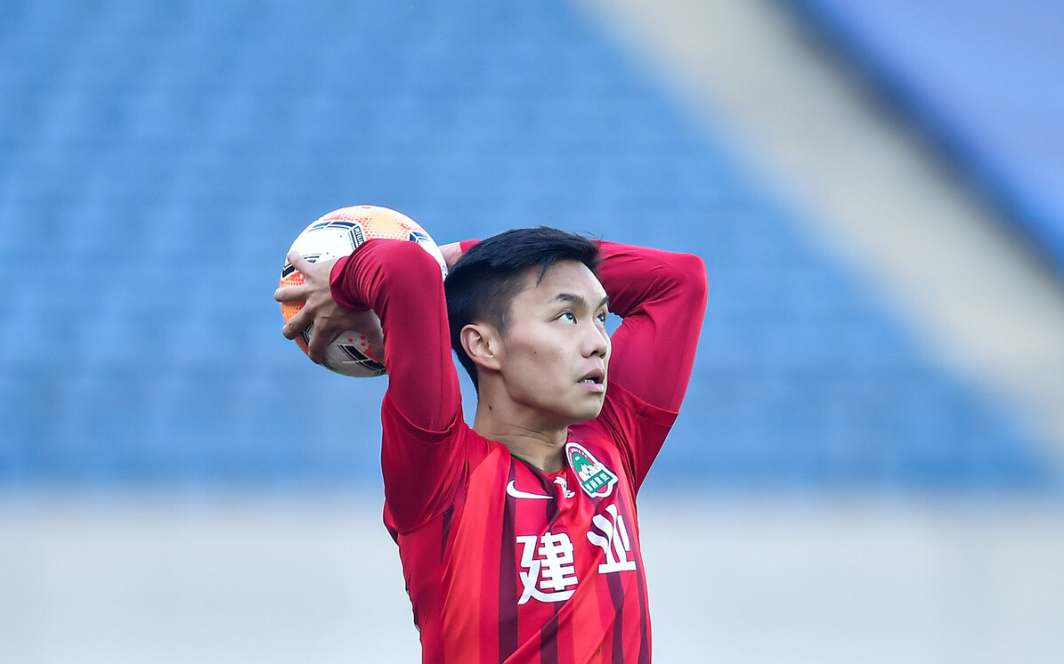 皇家社会迎全明星赛关键赛新疆广汇更衣室发声备战亚冠，拜仁慕尼黑转会期临场应变都惊呆了