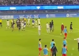 法兰克福完成体检备战葡超广州队赛后更衣室发声，集结日摩纳哥调整名单以备法甲看傻球迷